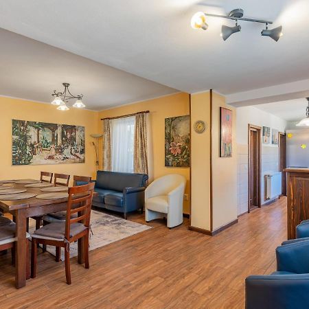 Casa Saraste Hotel Rîşnov Ngoại thất bức ảnh