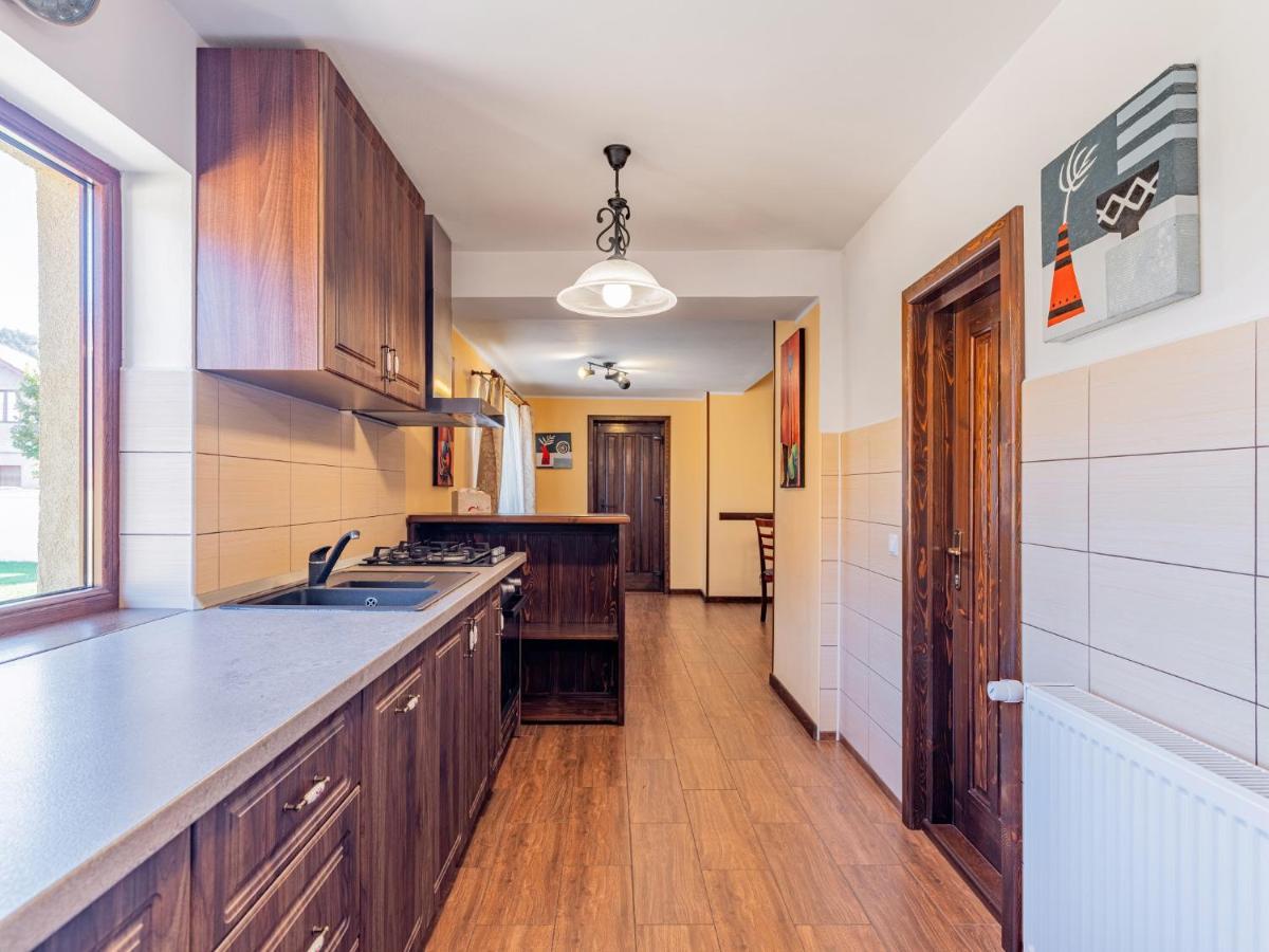 Casa Saraste Hotel Rîşnov Ngoại thất bức ảnh