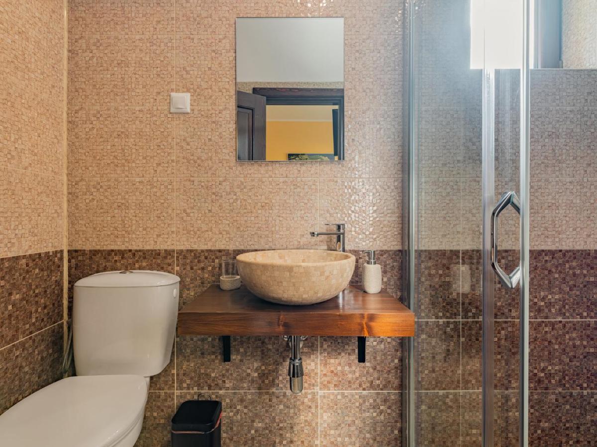 Casa Saraste Hotel Rîşnov Ngoại thất bức ảnh