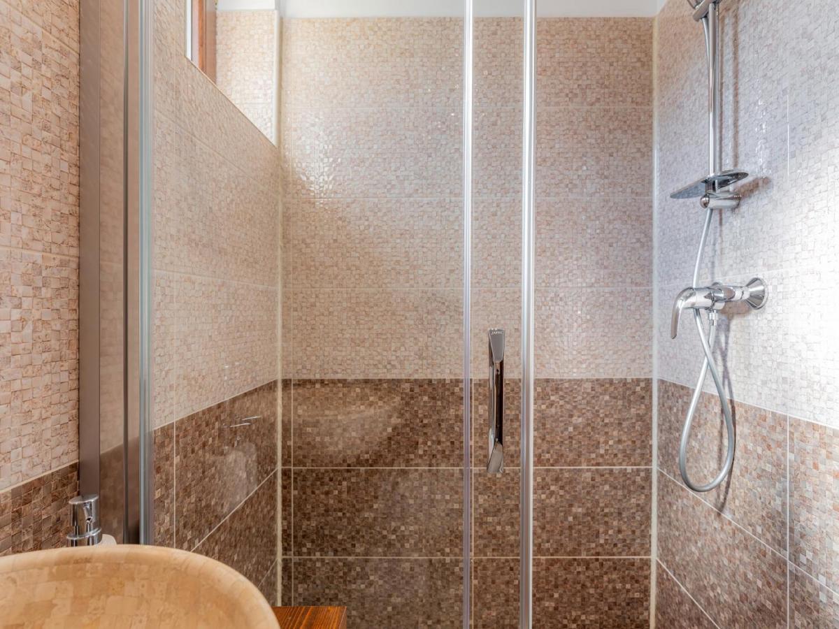 Casa Saraste Hotel Rîşnov Ngoại thất bức ảnh