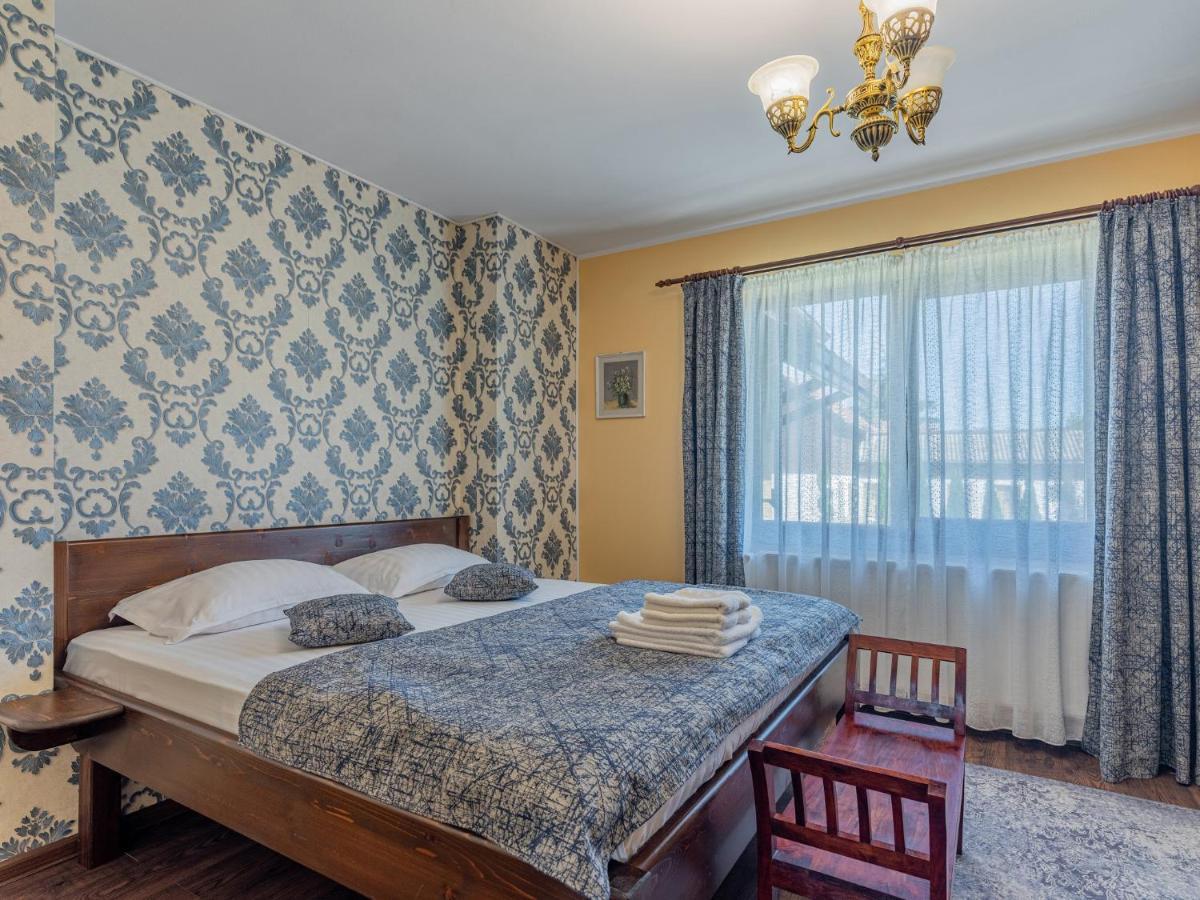 Casa Saraste Hotel Rîşnov Ngoại thất bức ảnh