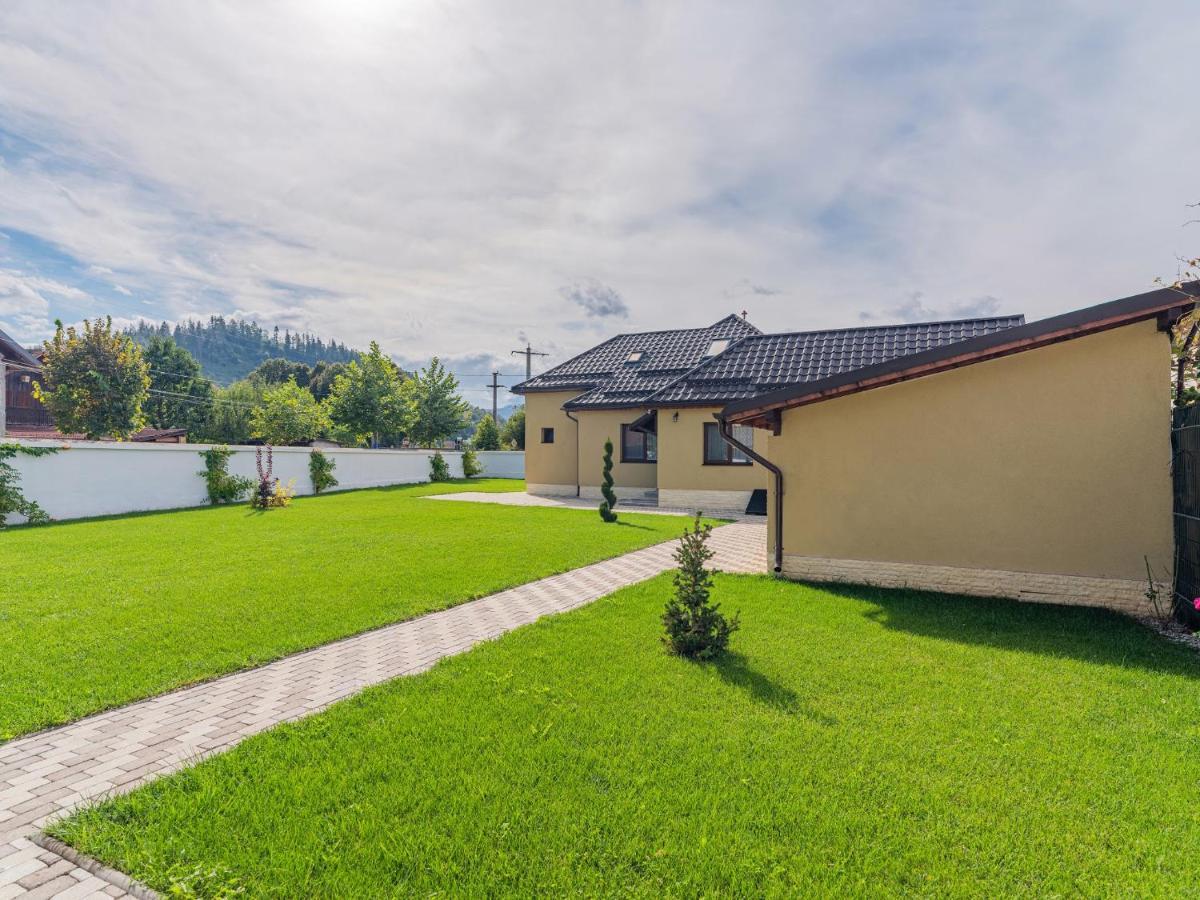 Casa Saraste Hotel Rîşnov Ngoại thất bức ảnh