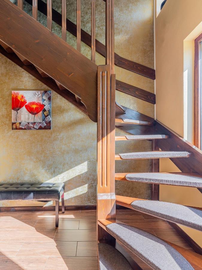 Casa Saraste Hotel Rîşnov Ngoại thất bức ảnh